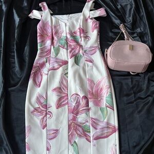 Chic Pink and White Floral Midi Dress